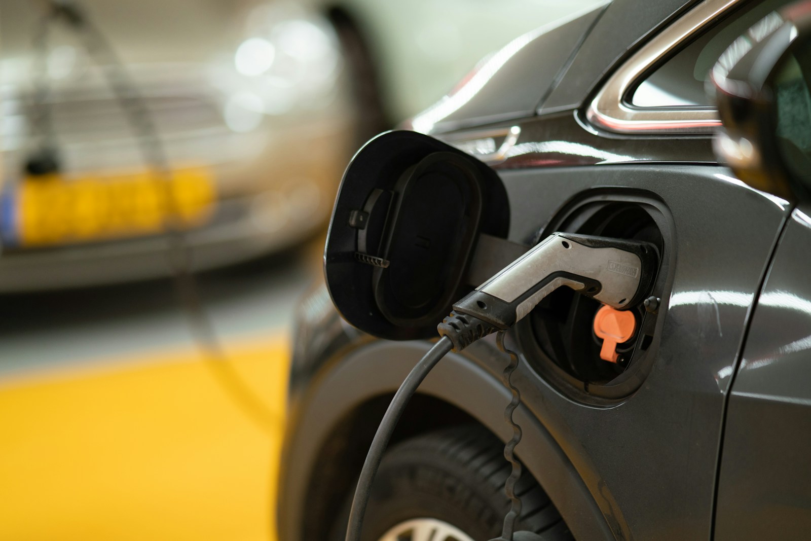 UAEV has declared the implementation of new electric vehicle tariffs, which will take effect in January 2025