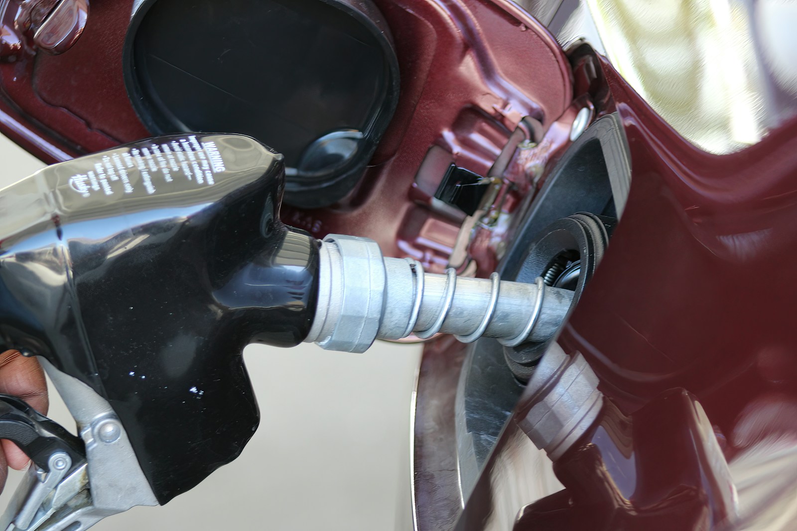 UAE Fuel Price Committee Sets Fuel Rates for April 2025